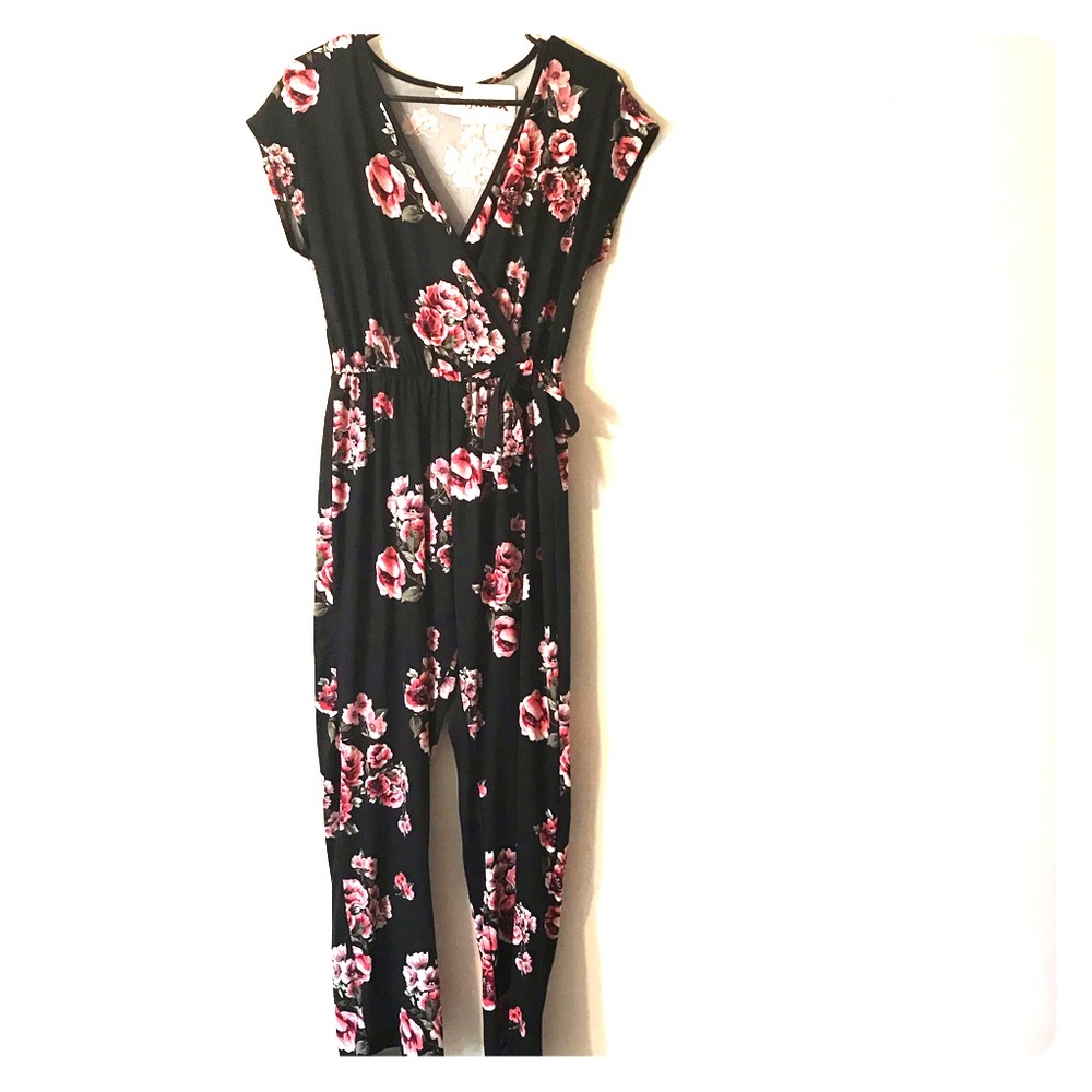 Kimono style long black floral romper  👘